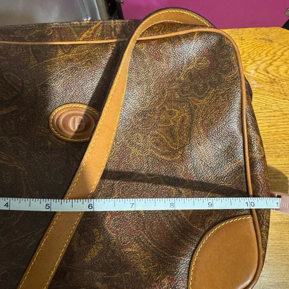 GF LeatherBag - Picture 12 of 13